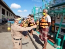 “ศรชล.ภาค ๒ อำนวยการตรวจคัดกรองเรือประมงในจังหวัดนราธิวาส”